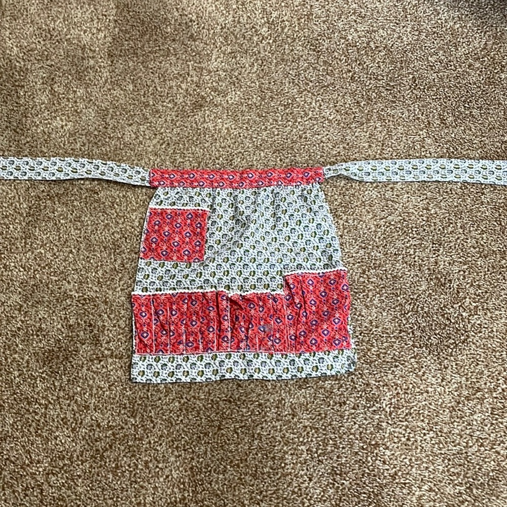 Girls craft apron